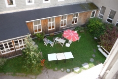 Atelierhaus: Blick auf den Hof vom "Loft"