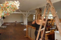 Atelierhaus: "Loft" - Vorbereitung zur Vernissage