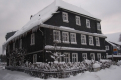 Wohnhaus im Winter